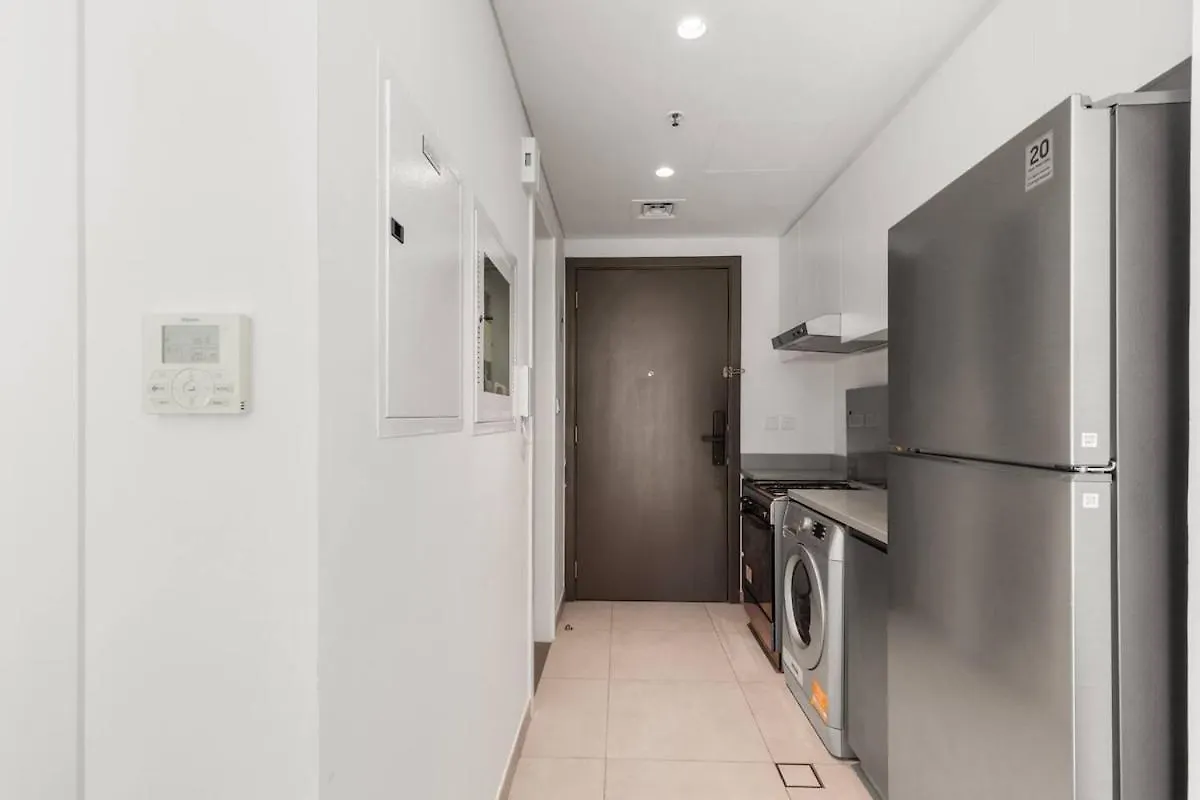 Sahab - Chic Studio At Solo Building Sharjah Apartment